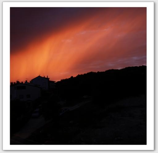 Ciel en feu au coucher du soleil