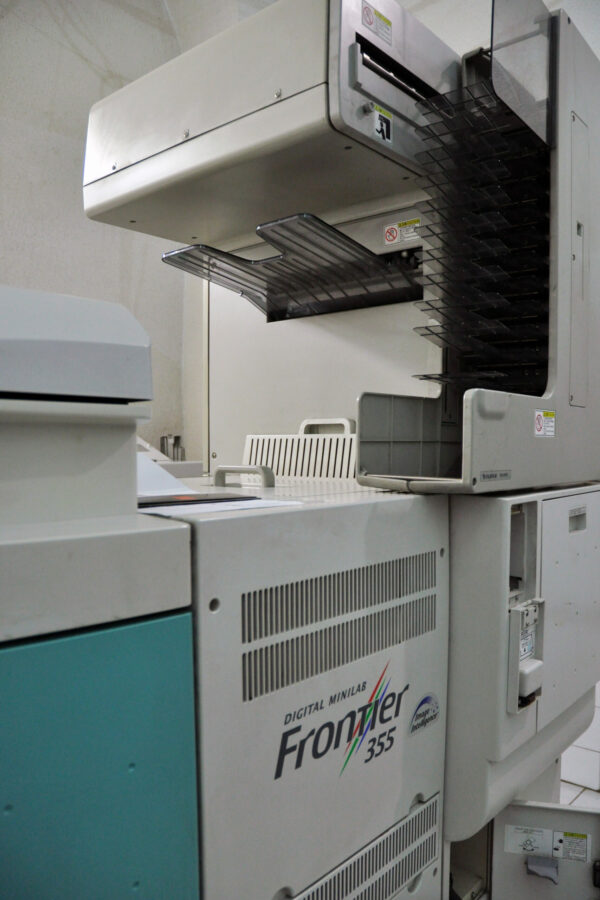 Tirages Numériques sur minilab FRONTIER 570
