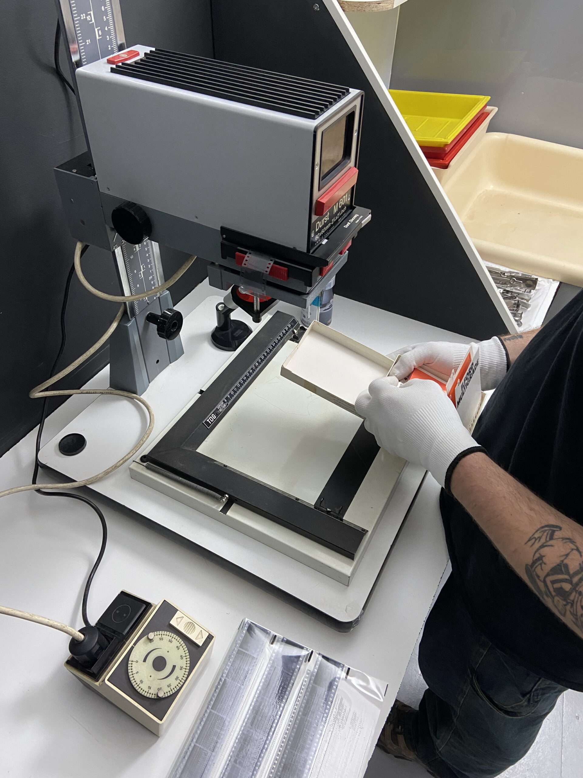 Développement de film noir et blanc — laboratoire Gris Souris